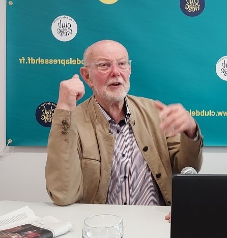 <a href='https://clubdelapressehdf.fr/spip.php?article10864' style="font-size:small;">Jean-François Kahn, cofondateur de l'hebdomadaire « Marianne »</a>