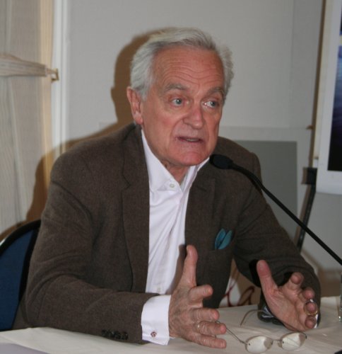 <a href='https://clubdelapressehdf.fr/spip.php?article10864' style="font-size:small;">Philippe Labro, journaliste-écrivain-scénariste et réalisateur a présenté son dernier ouvrage, intitulé "Les Gens", (…)</a>